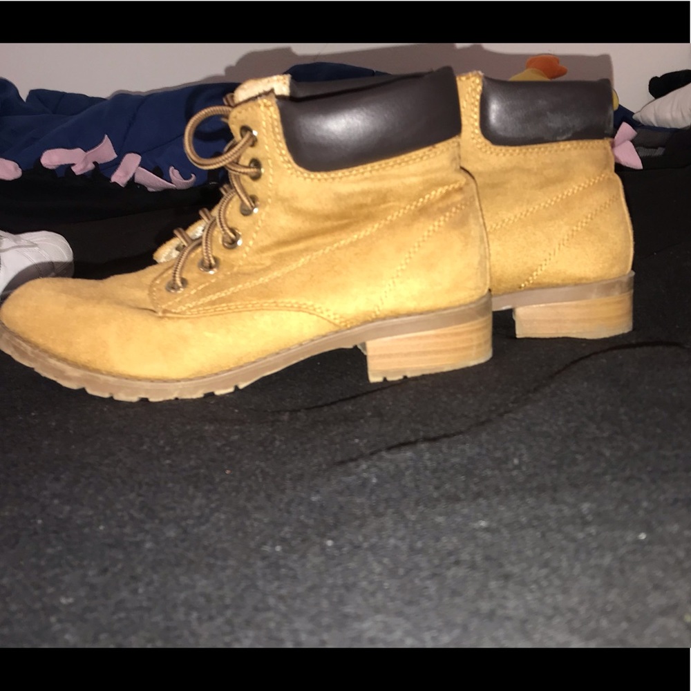 combat boots